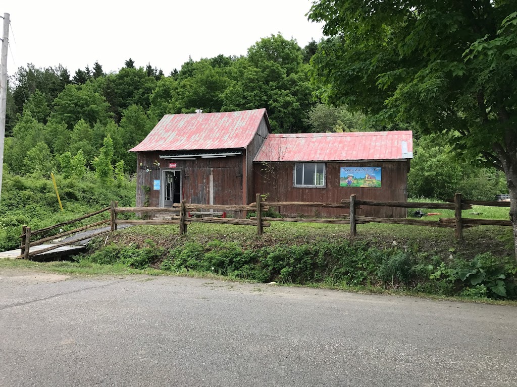 Ferme du Porc-Pic fermette touristique | 733 1e Rang, Saint-Simon-de-Rimouski, QC G0L 4C0, Canada | Phone: (418) 738-2334