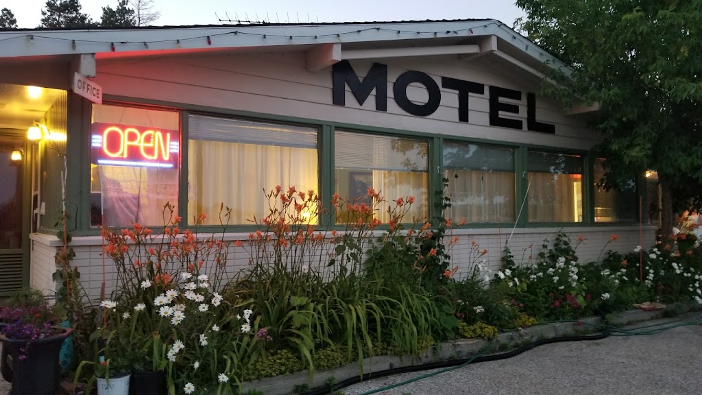 Riverside Motel | Spur Rd 69E, Hadashville, MB R0E 0X0, Canada | Phone: (204) 318-6830