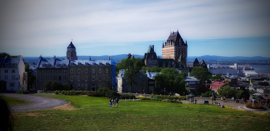 Pierre-Dugua-De-Mons Terrace | Parc des Champs de Bataille, Avenue Saint-Denis, Québec, QC G1R 4N2, Canada | Phone: (418) 649-6157