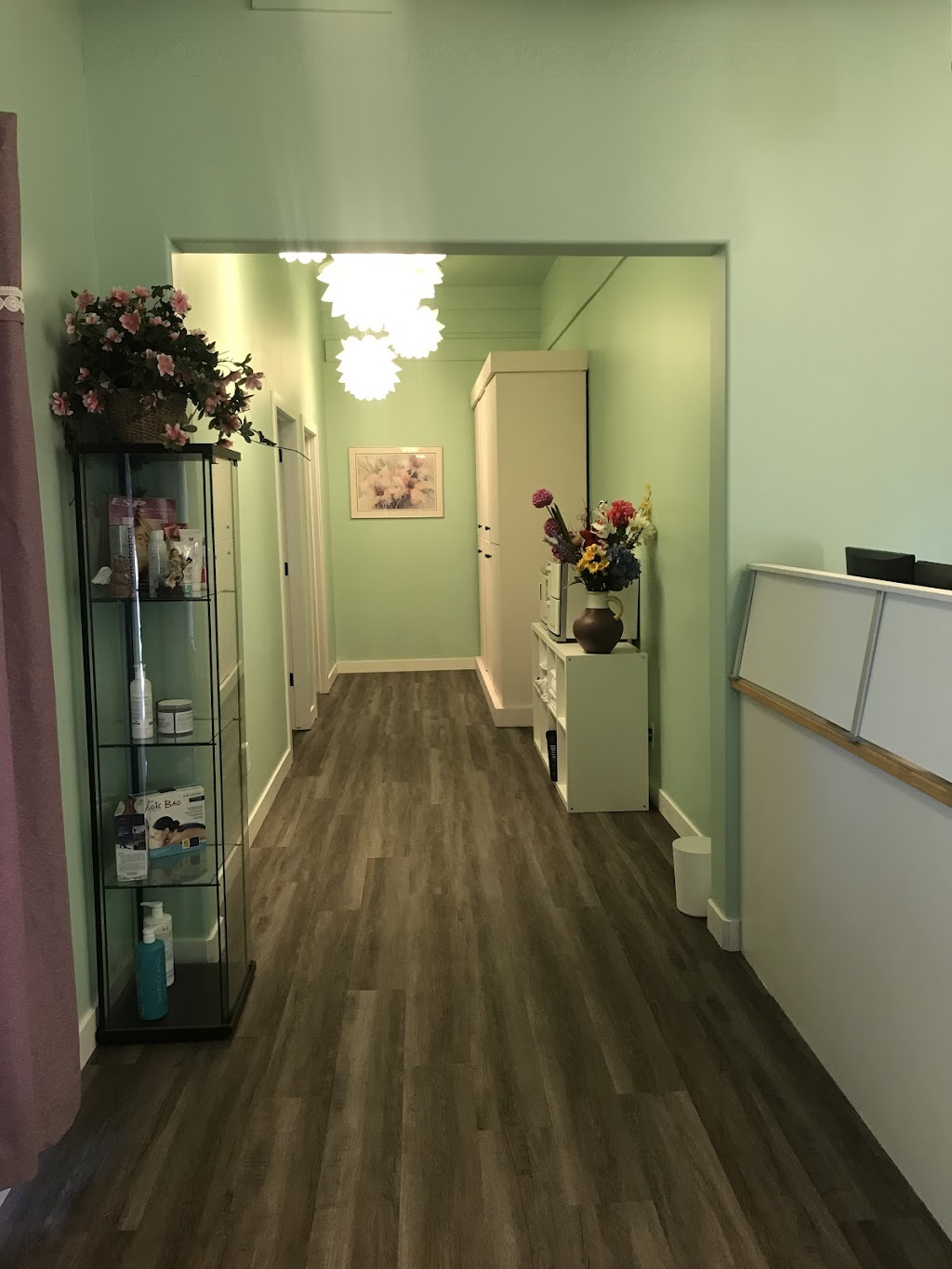 Amies A Plus Spa | 113-5227 Lakeshore Dr, Sylvan Lake, AB T4S 1Y8, Canada | Phone: (403) 307-8288