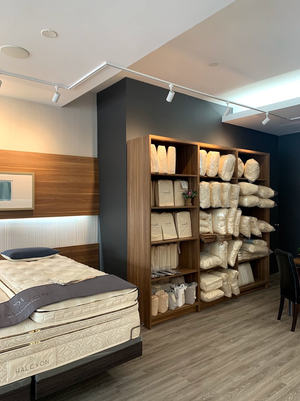 Naturepedic Organic Mattress Gallery Leaside | 1617 Bayview Ave, East York, ON M4G 3B5, Canada | Phone: (416) 322-9090