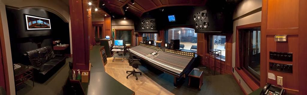 ARMOURY STUDIOS | 1688 W 1st Ave #202, Vancouver, BC V6J 1G1, Canada | Phone: (604) 737-1687