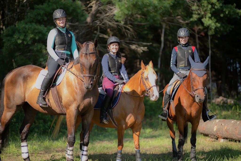 Equestrian Center Mac | 470 Rang 3 de Simpson, Saint-Cyrille-de-Wendover, QC J1Z 1Y4, Canada | Phone: (819) 471-6291