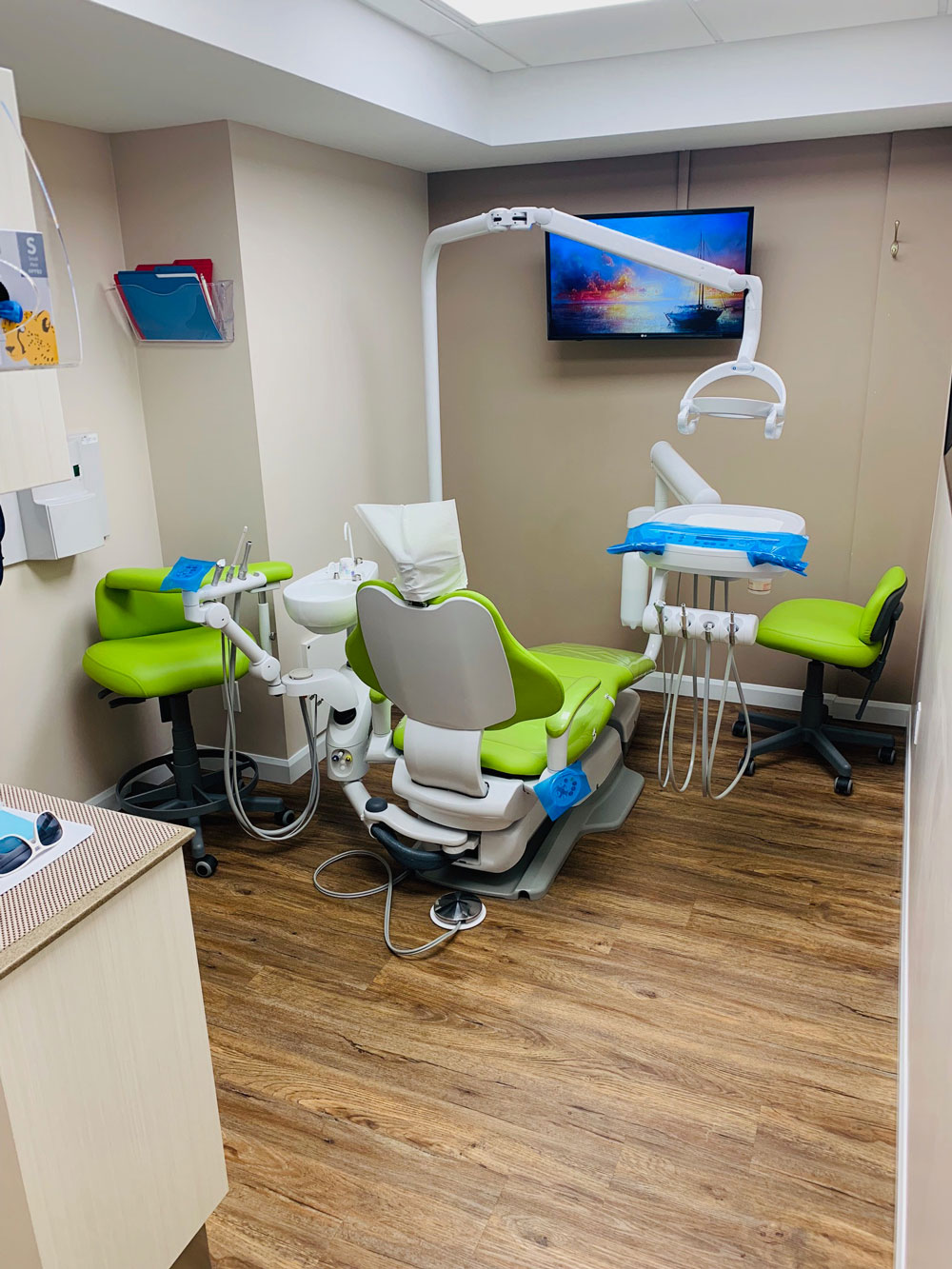 Lakefront Family Dental | 2128 Old Lakeshore Rd, Burlington, ON L7R 1A3, Canada | Phone: (905) 635-1100