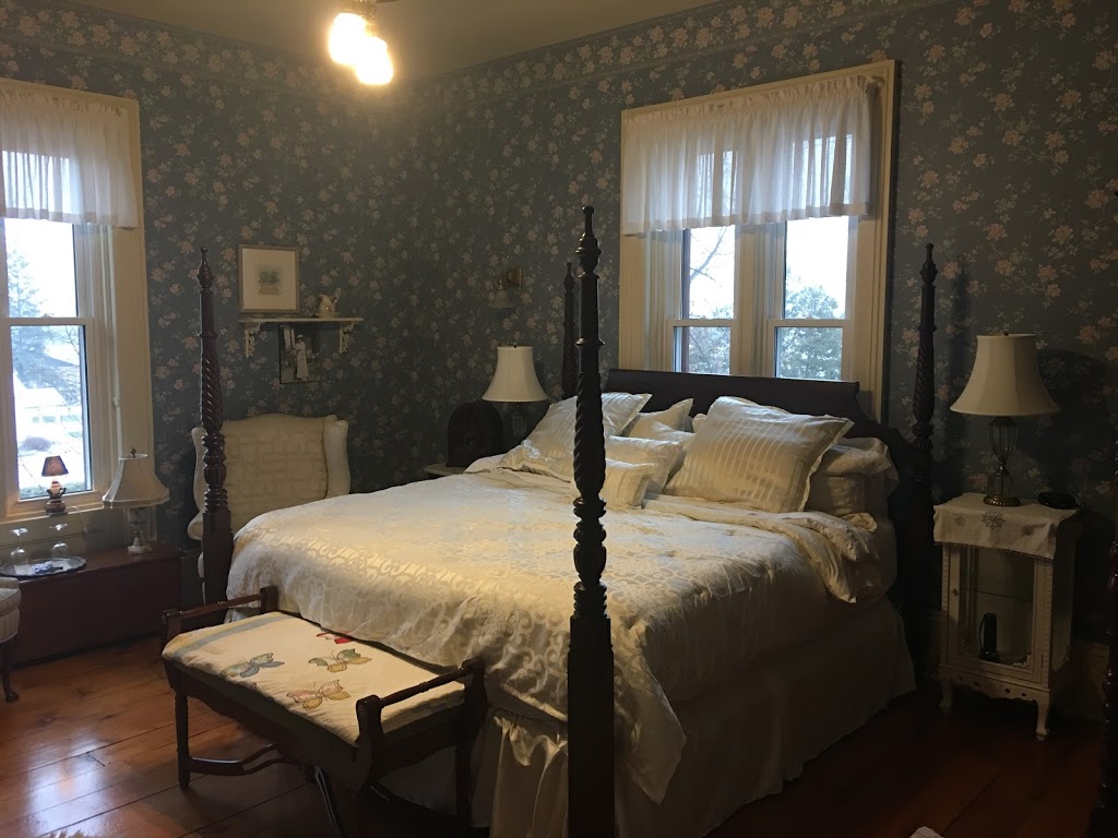 Kildonan House Bed & Breakfast | 71 Kirk St, Clinton, ON N0M 1L0, Canada | Phone: (519) 482-1163