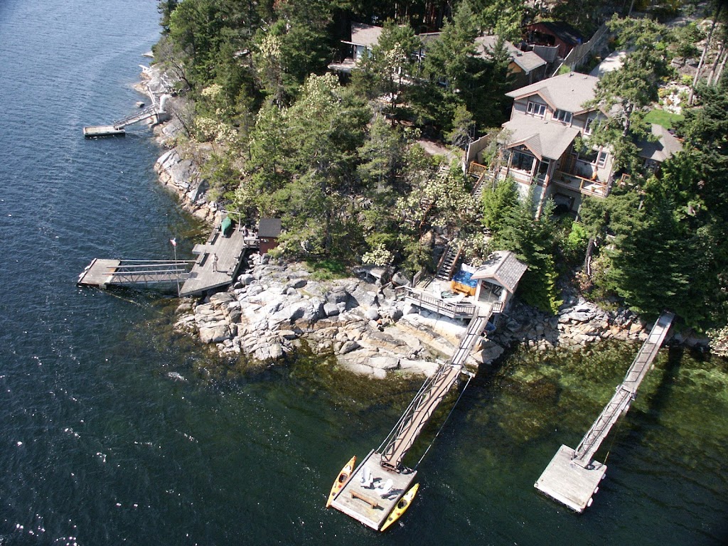 Coracle Cove Waterfront Suite | 6055 Coracle Dr, Sechelt, BC V0N 3A4, Canada | Phone: (604) 885-3790