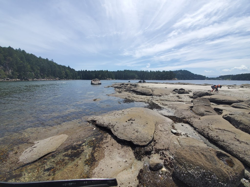 Descanso Bay Regional Park | 595 Taylor Bay Rd, Gabriola, BC V0R 1X1, Canada | Phone: (250) 247-8255