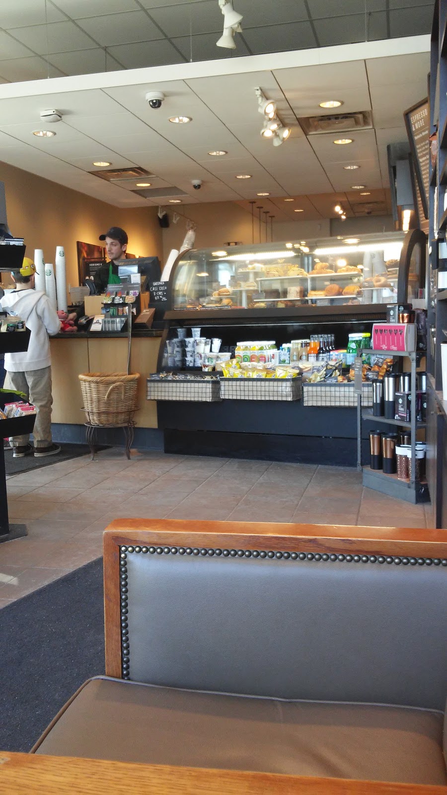 Starbucks | 1040 Kennedy Cir, Milton, ON L9T 0J9, Canada | Phone: (905) 876-0276