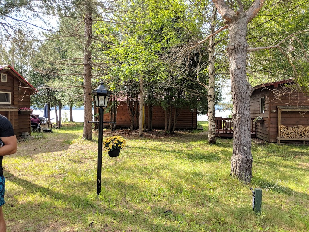 Cabins at the Domain | 1282 Carroll Rd, Haliburton, ON K0M 1S0, Canada | Phone: (705) 457-1242