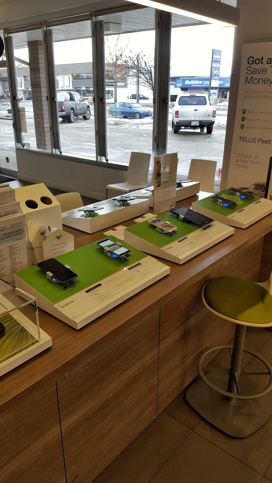 TELUS Store | 1744 Springfield Rd, Kelowna, BC V1Y 5V6, Canada | Phone: (250) 860-9875