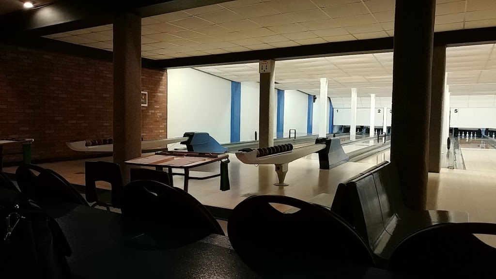 Carrolls Bowling Lanes | 7 Klauck St, Fort Erie, ON L2A 3P2, Canada | Phone: (905) 871-0818