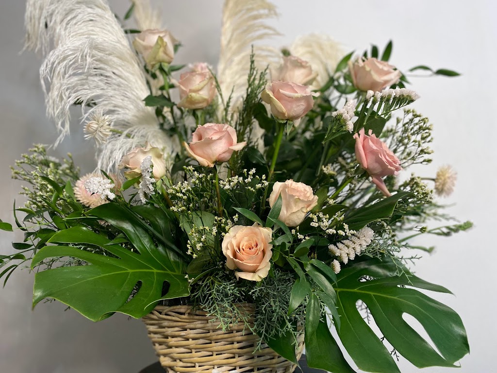 La main sur les fleurs | 1652 Rue du Sommet, Sainte-Adèle, QC J8B 2L9, Canada | Phone: (514) 993-4171