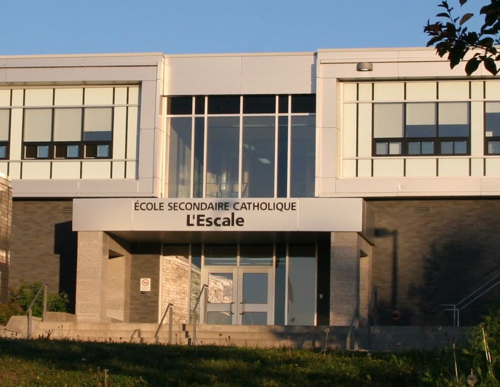 École Secondaire Catholique LEscale | 1535 Du Parc Ave, Rockland, ON K4K 1C3, Canada | Phone: (613) 446-5169