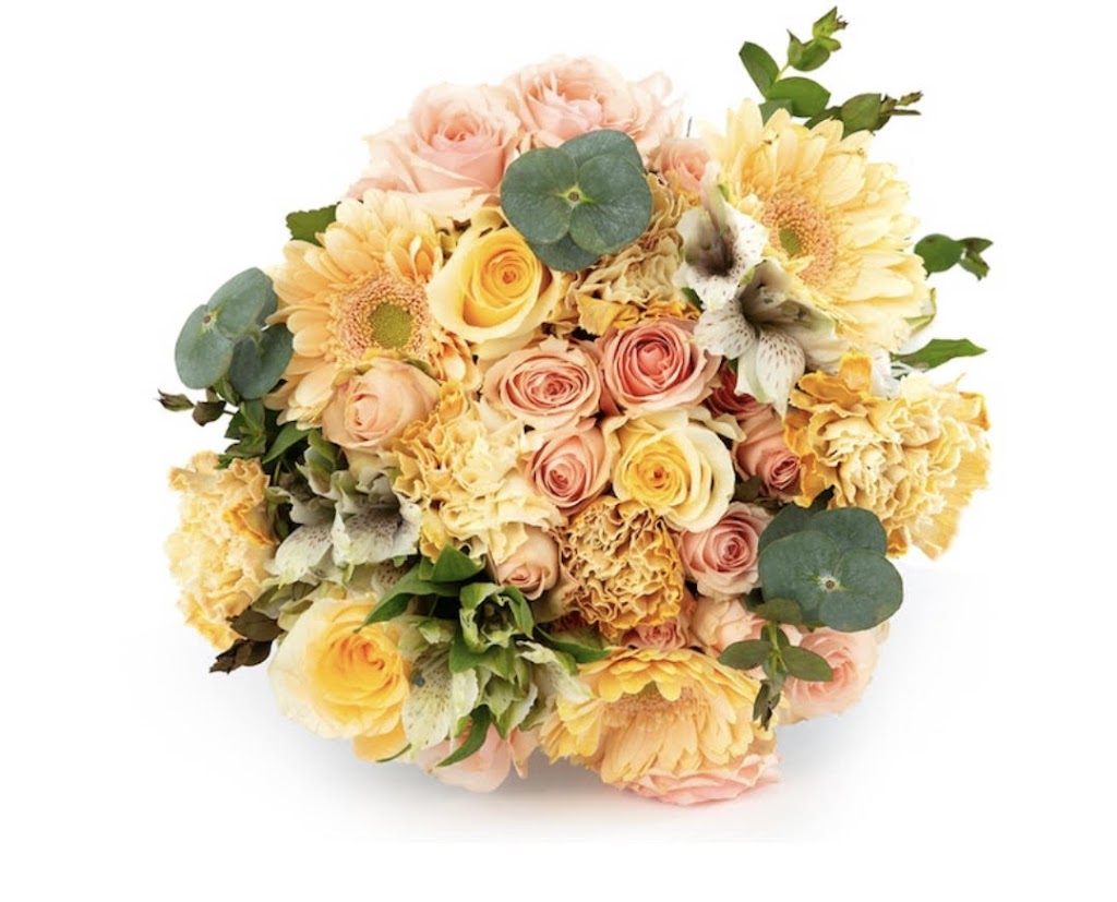 Lala Florist and Gifts | 120 Dallimore Cir #205, North York, ON M3C 4J1, Canada | Phone: (647) 572-6585