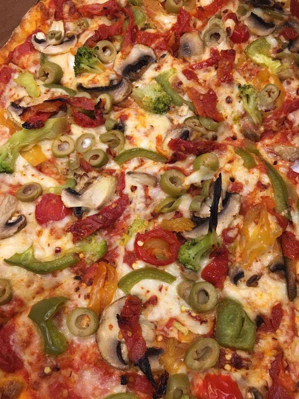 Pizza Pizza | 31A Lakeshore Rd W, Oakville, ON L6K 1C8, Canada | Phone: (416) 967-1111