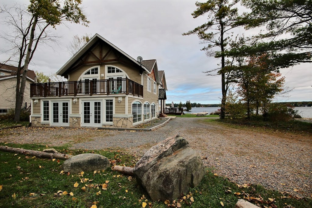 Muskoka Bayside Cottage | Gravenhurst, ON P0C 1M0, Canada | Phone: (705) 687-6677