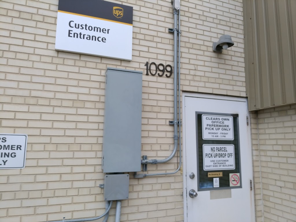 UPS Customer Centre | 1740 Dublin Ave, Winnipeg, MB R3H 0M8, Canada | Phone: (800) 661-6232