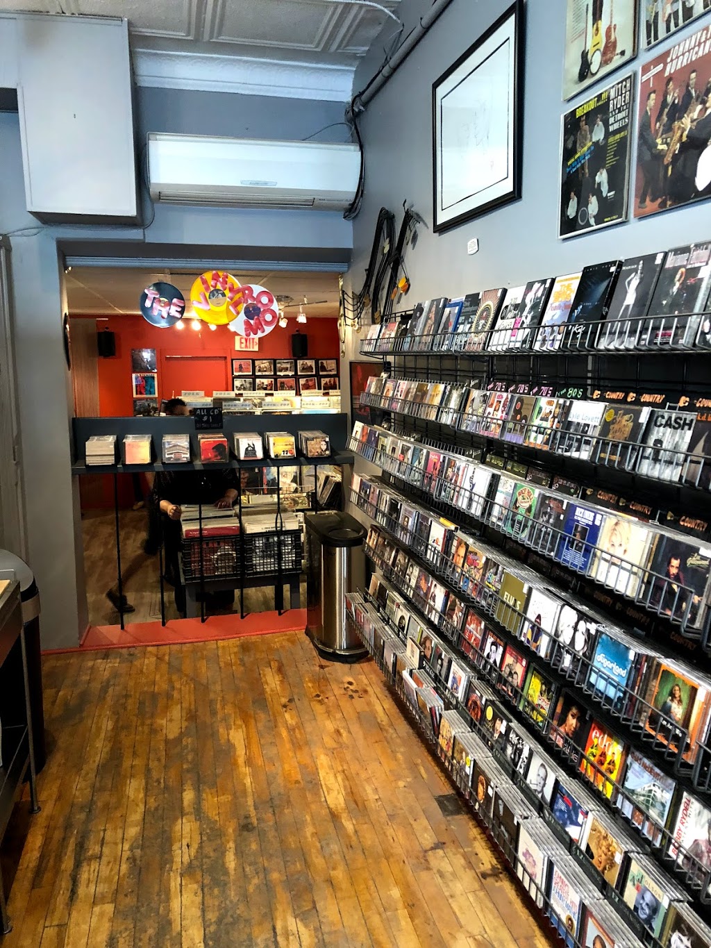 Village Vinyl Emporium & Cafe | 2925 Lake Shore Blvd W, Etobicoke, ON M8V 1J4, Canada | Phone: (416) 809-6625