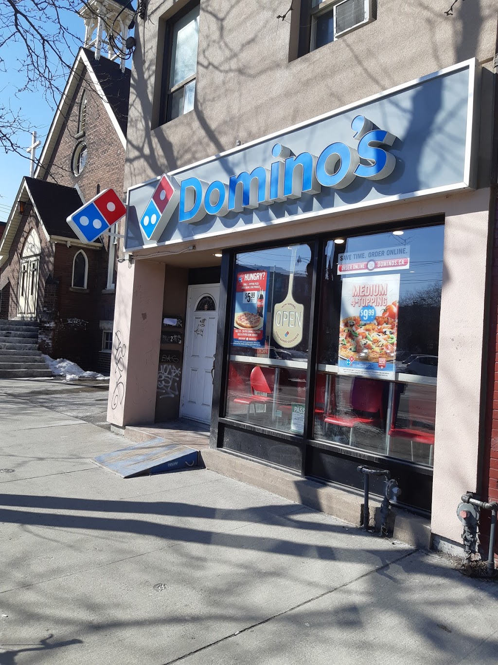 Dominos Pizza | 404 College St, Toronto, ON M5T 1S8, Canada | Phone: (416) 640-7777