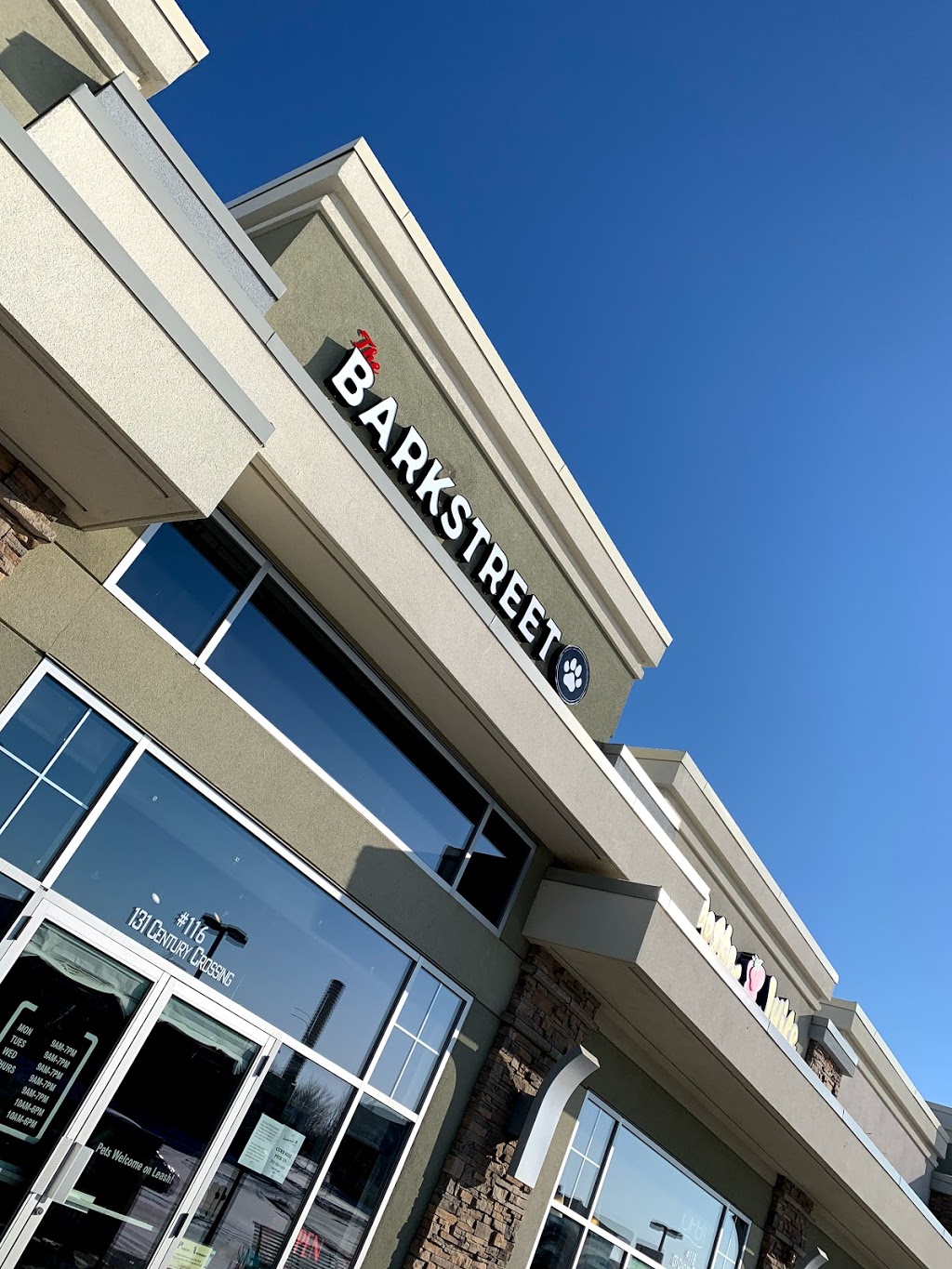 The Barkstreet Market-Spruce Grove | 131 Century Crossing #116, Spruce Grove, AB T7X 0C8, Canada | Phone: (780) 960-6688