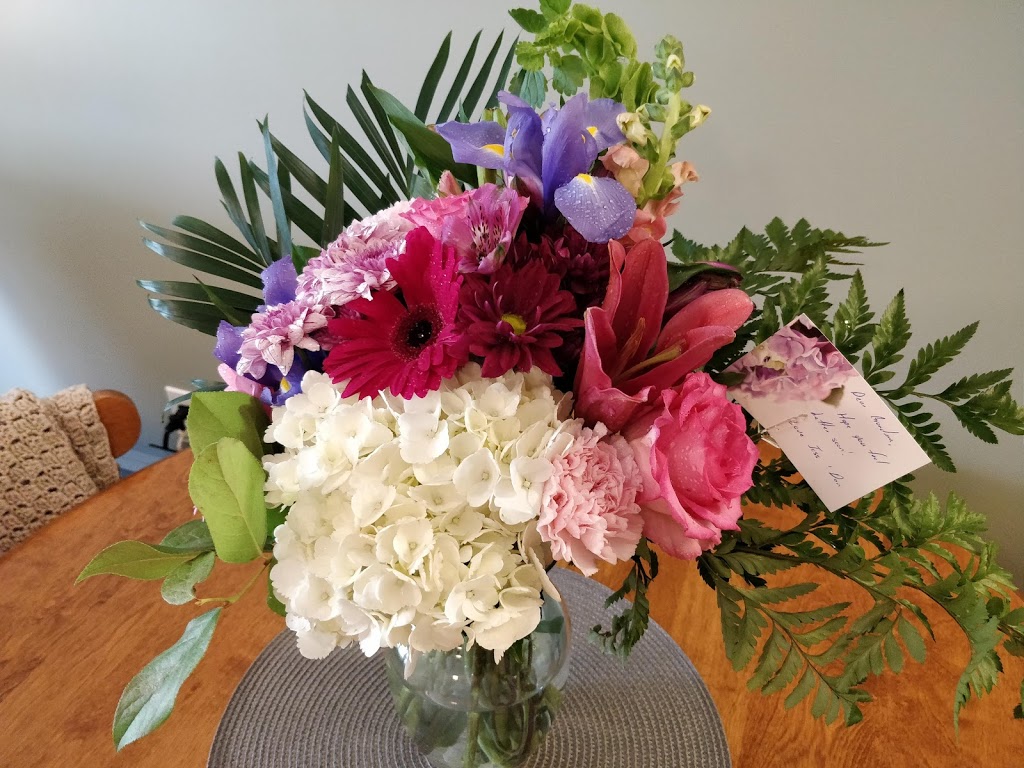 Town Florist | 5011 51 St, Wetaskiwin, AB T9A 1L4, Canada | Phone: (780) 352-4252