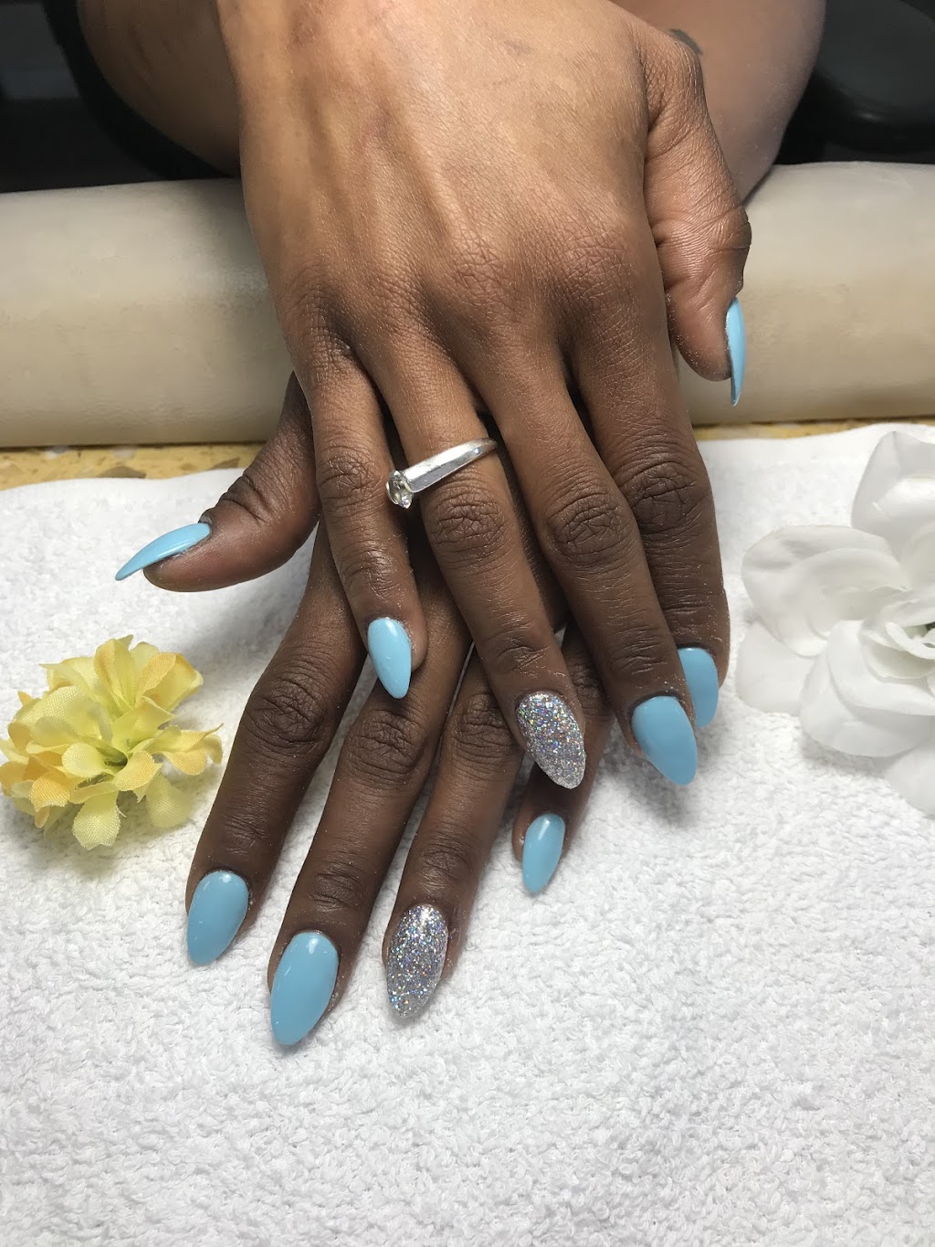 Fancy Nails | 1829 Main St W, Hamilton, ON L8S 1H6, Canada | Phone: (905) 522-4707