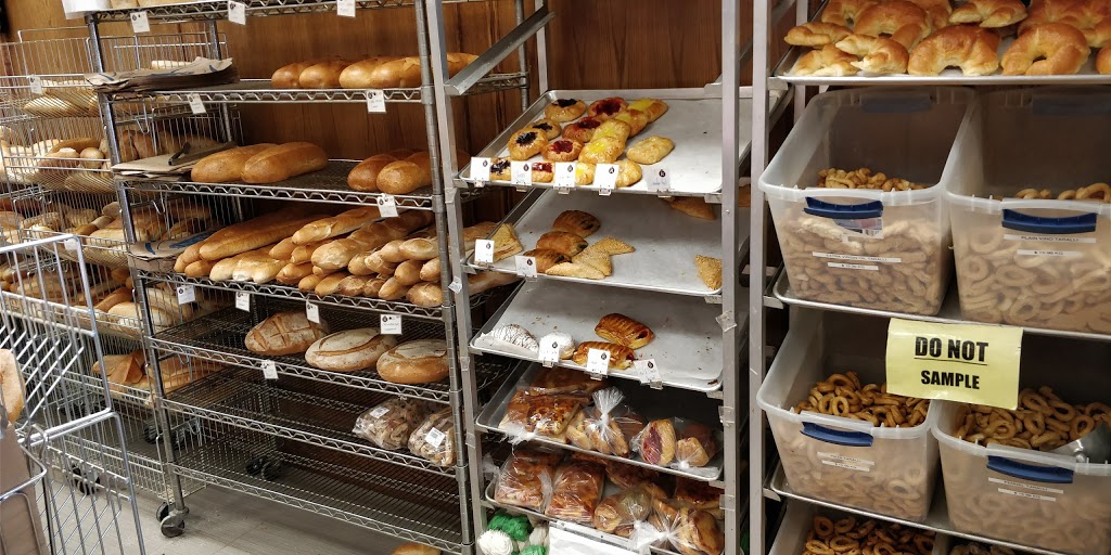 R Bakery | 2588 Finch Ave W, North York, ON M9M 2G3, Canada | Phone: (416) 749-2220