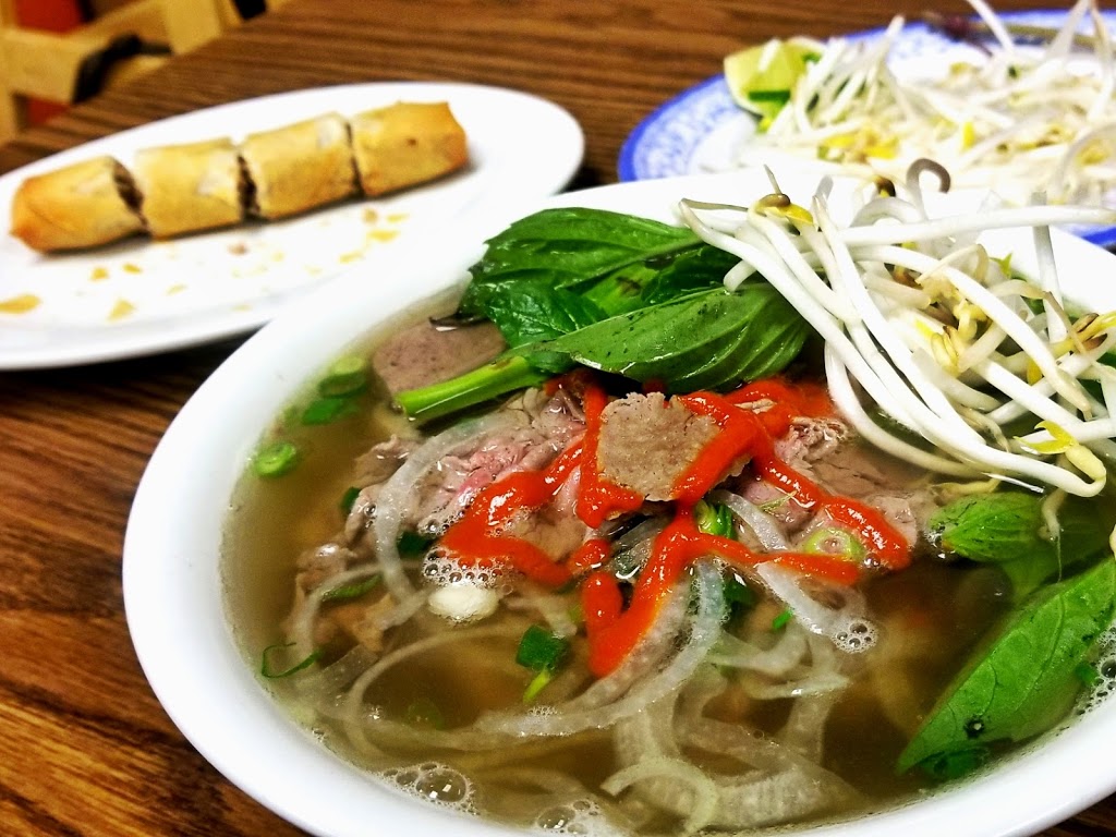 Pho Tau Bay | 5790 203 St, Langley Twp, BC V3A 1W3, Canada | Phone: (604) 533-6938