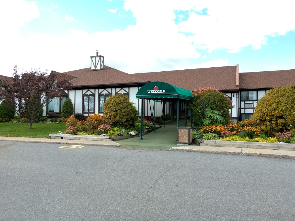 McIntosh Country Inn & Conference Centre | 12495 2 Hwy E, Morrisburg, ON K0C 1X0, Canada | Phone: (613) 543-3788