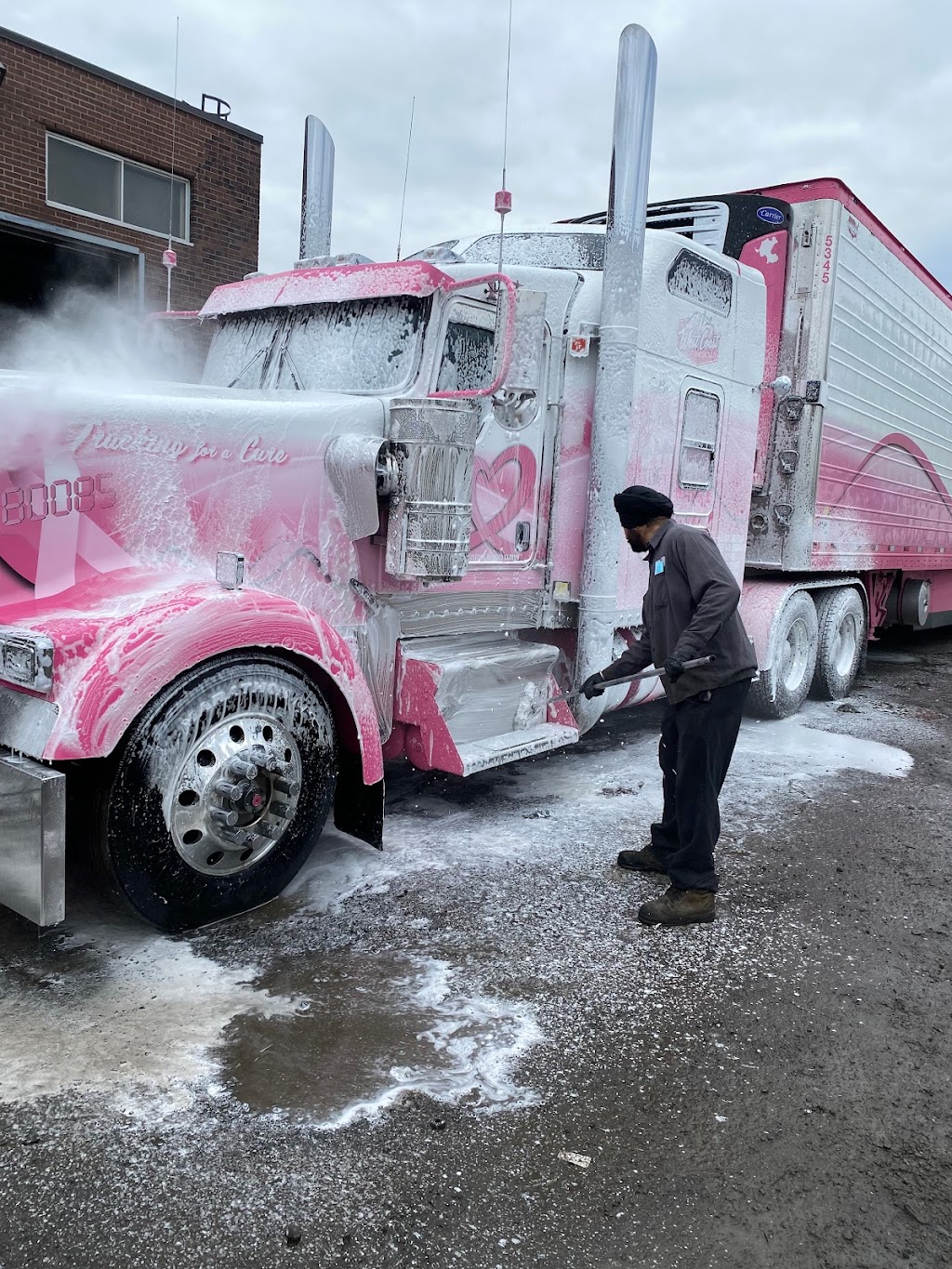 AI TRUCK AND TRAILER WASH AND REPAIR | 4500 Rue Joseph-Dubreuil, Lachine, QC H8T 3C4, Canada | Phone: (514) 444-0459