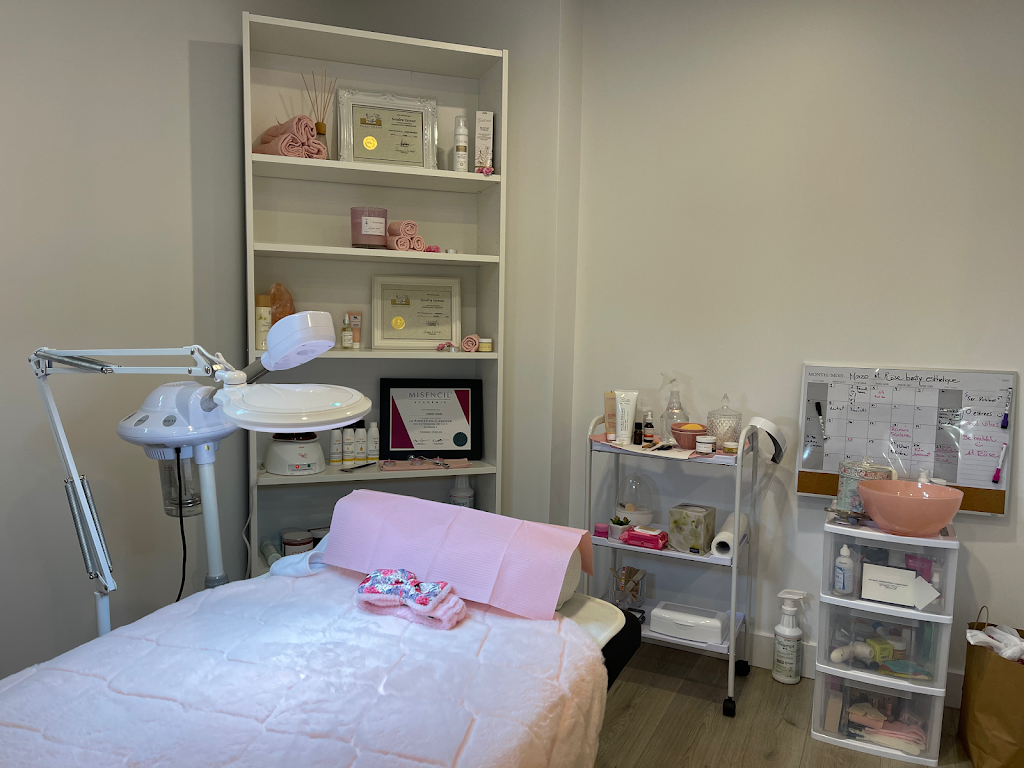 Röse Beauté Esthétique - Beauty Salon | 2107 Bd des Seigneurs, Terrebonne, QC J6X 4A7, Canada | Phone: (438) 809-1577