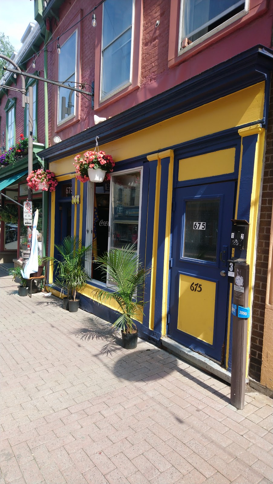 La Cantina 10 | 679 Rue Saint-Jean, Québec, QC G1R 1P7, Canada | Phone: (418) 353-2657