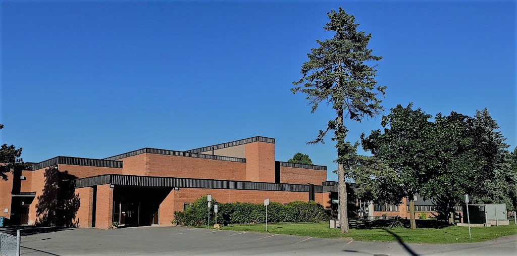 South Carleton High School | 3673 McBean St, Richmond, ON K0A 2Z0, Canada | Phone: (613) 838-2212