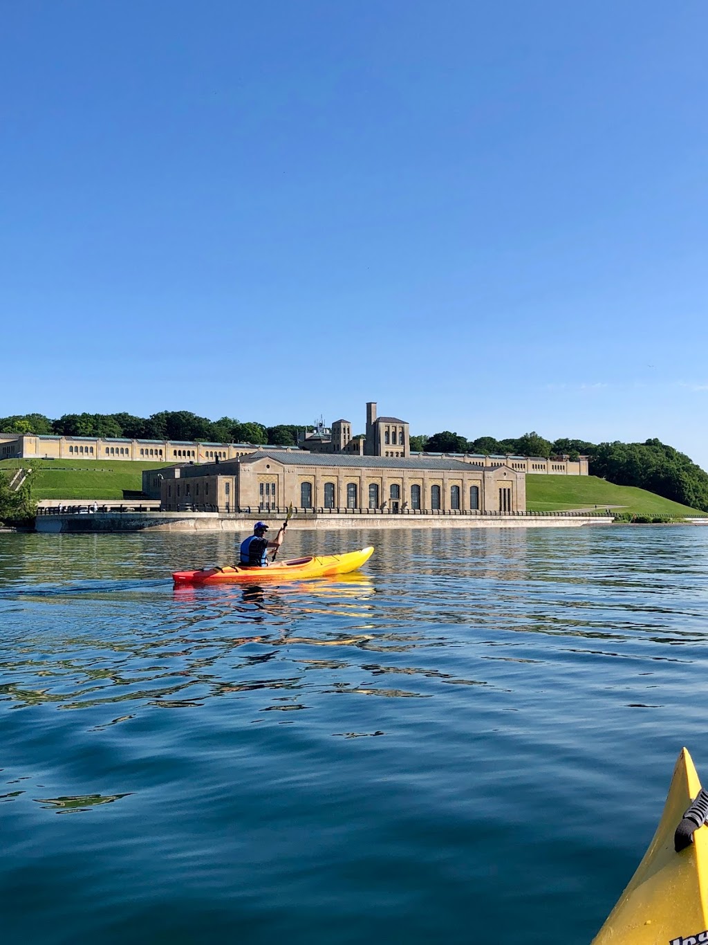 Toronto Beach Kayak | Kew Beach Ave, Toronto, ON M4E 1A5, Canada | Phone: (416) 629-6040