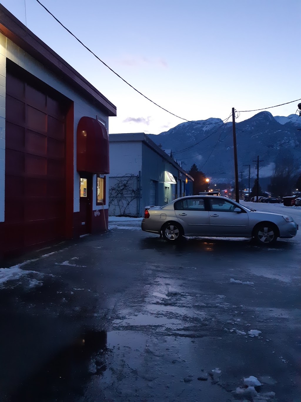 Bryans Auto Body (Squamish) Ltd | 1490 Pemberton Ave, Squamish, BC V8B 0A3, Canada | Phone: (604) 892-3122