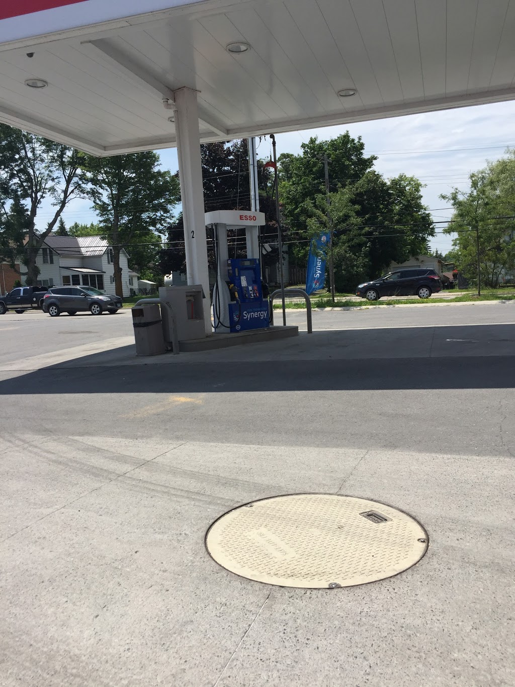 Esso | 675 Stone St N, Gananoque, ON K7G 1G4, Canada | Phone: (613) 382-7700