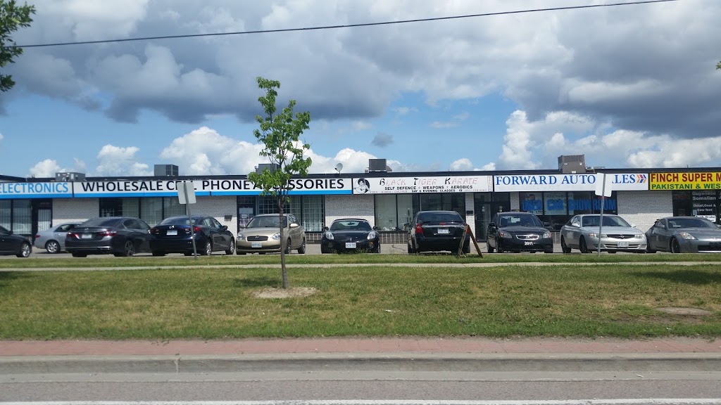 Forward Auto Sales | 2450 Finch Ave W, North York, ON M9M 2E9, Canada | Phone: (647) 504-1784