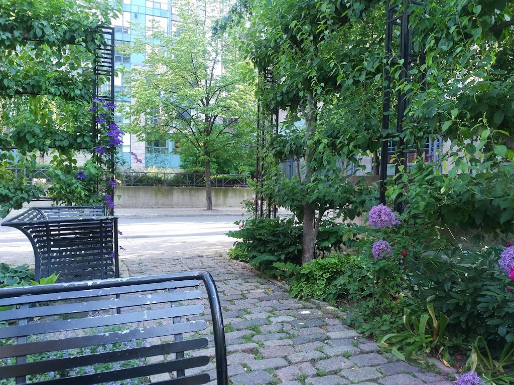 Courthouse Square Park | 10 Court St, Toronto, ON M5C 2G1, Canada | Phone: (416) 338-4386