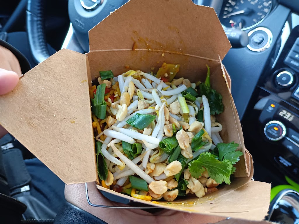 Noodlebox | 550 University Dr W #11, Lethbridge, AB T1J 4V3, Canada | Phone: (403) 353-3367