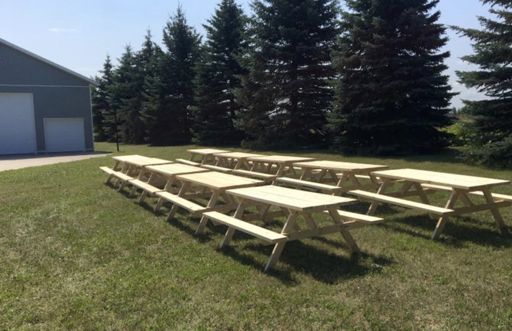 Sprucedale Event Rentals | 102327, Grey County Rd 18, Owen Sound, ON N4K 5N5, Canada | Phone: (226) 668-6759