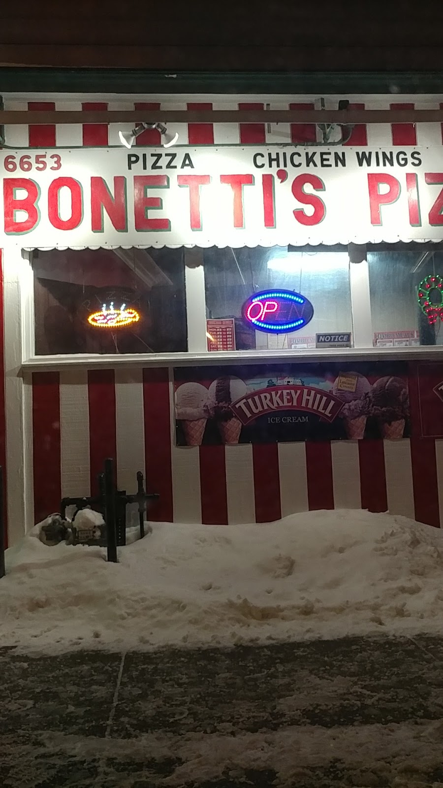 Bonettis Pizzeria | 697 Walden Ave, Buffalo, NY 14211, USA | Phone: (716) 892-6653