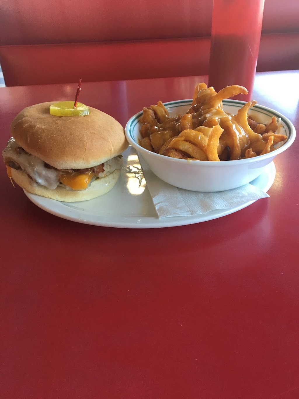 D & E Diner | 604 George St, Enderby, BC V0E 1V0, Canada | Phone: (250) 838-7607