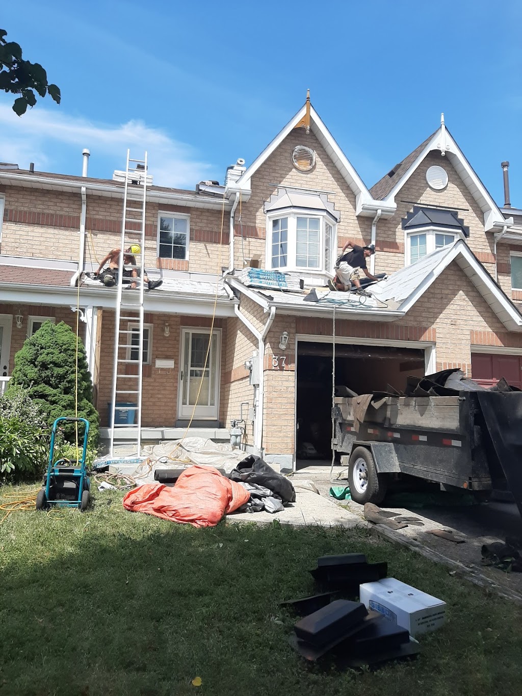 Blackbird Roofing | 485 Tennyson Ct, Oshawa, ON L1K 3K8, Canada | Phone: (905) 431-4481