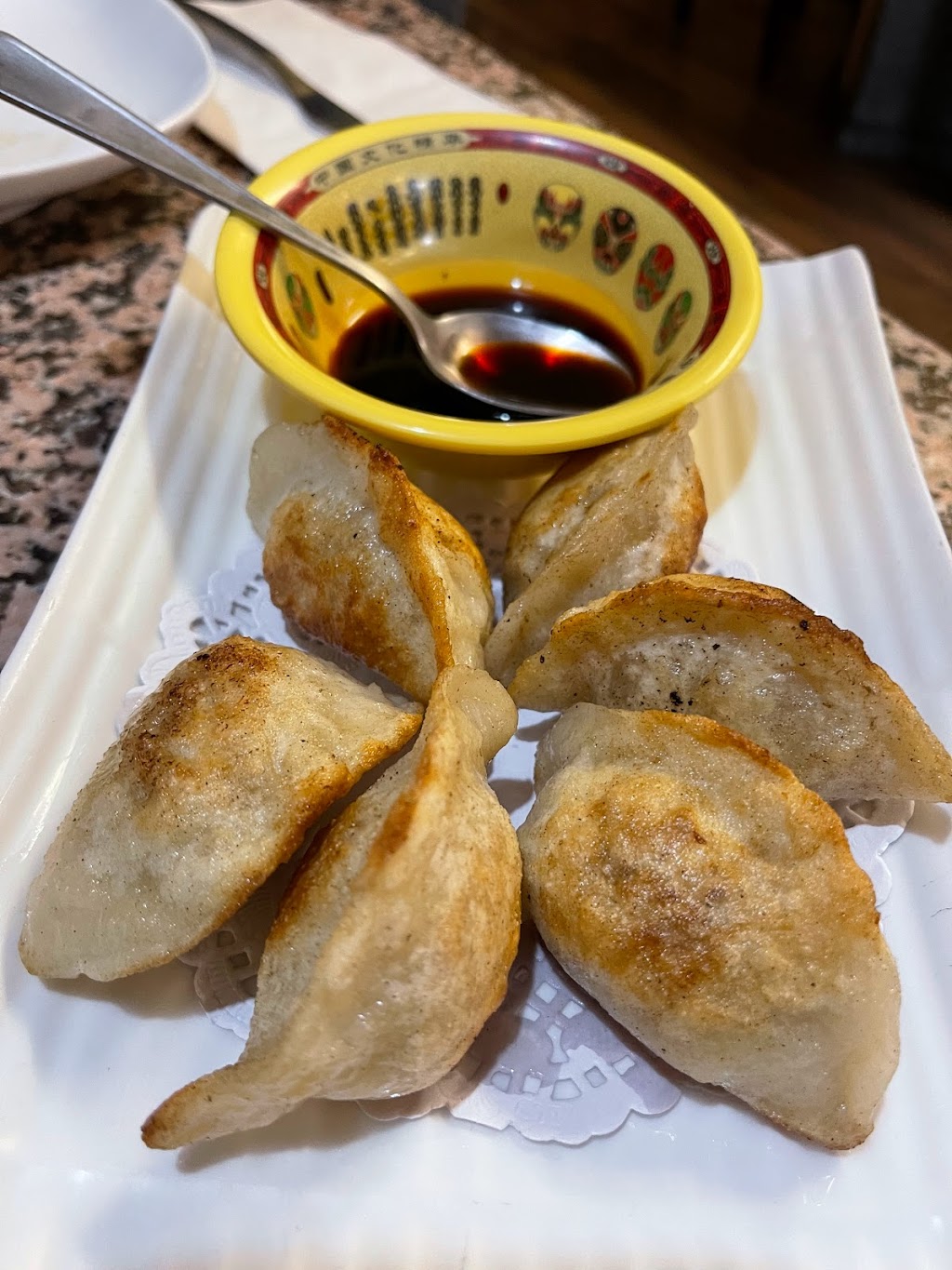 Huis Wontons | 130 Broadway Blvd #100, Sherwood Park, AB T8H 2A3, Canada | Phone: (780) 449-3688