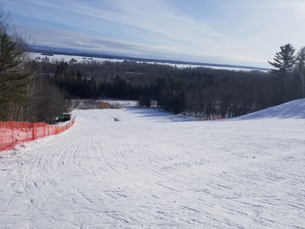 Petawawa Ski Club (Mount Molson) | 536 Laurentian Dr, Petawawa, ON K8H 2N1, Canada | Phone: (613) 687-8085