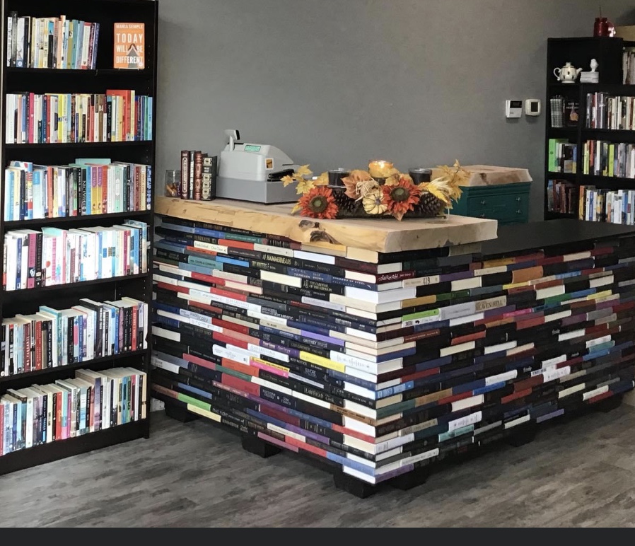 The Sherwood Park Bookworm | 120 Wye Rd #133, Sherwood Park, AB T8A 6P2, Canada | Phone: (780) 464-5522