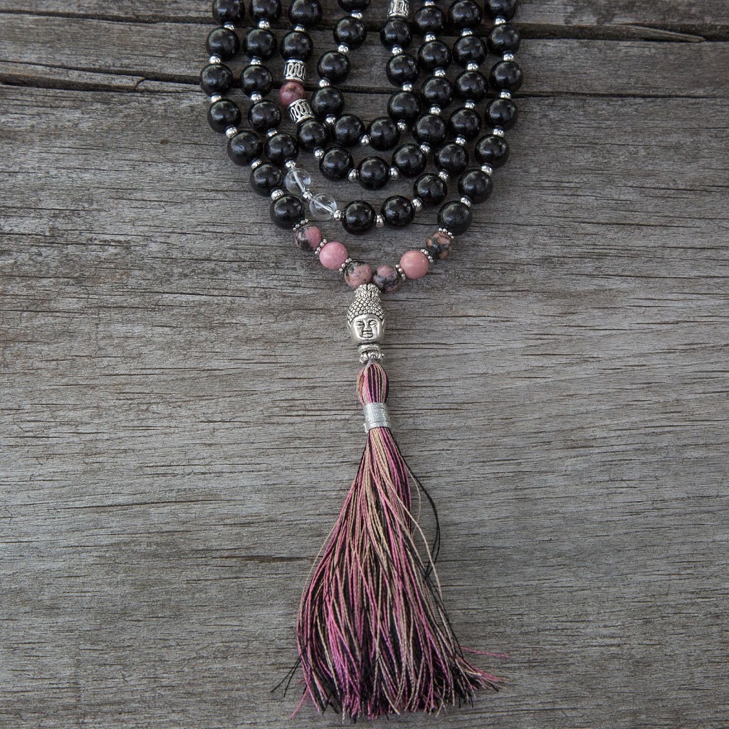 Malas by Emma | 53 Kings Park Blvd, East York, ON M4J 2B9, Canada | Phone: (416) 897-0858