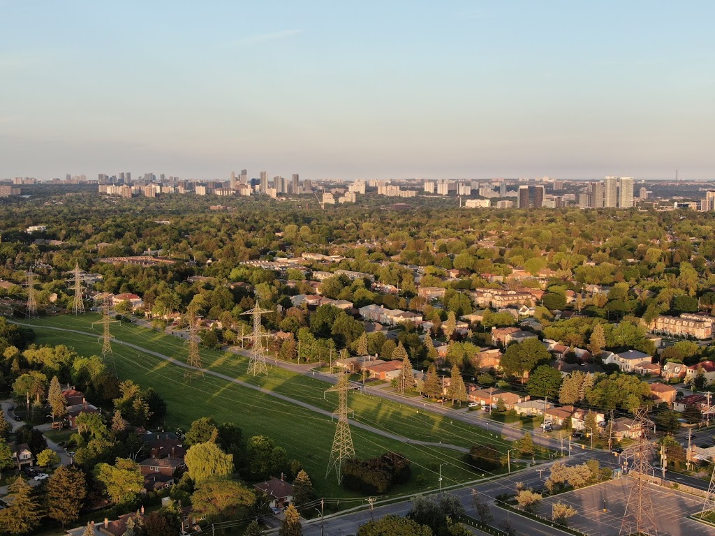 Silverview Park | 23 Silverview Dr, Toronto, ON M2M, Canada | Phone: (416) 338-4386