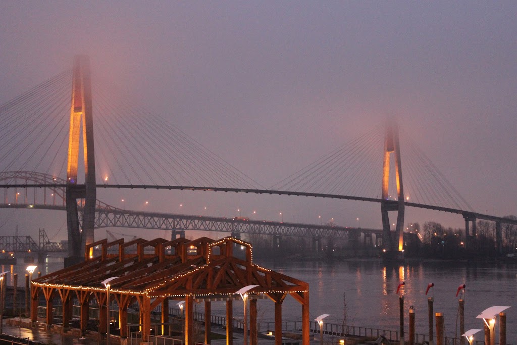 Eats at the Pier concession at Westminster Pier Park | Westminster Pier Park 49.203654, -122.904677, New Westminster, BC V3M 6Z6, Canada | Phone: (604) 527-4634