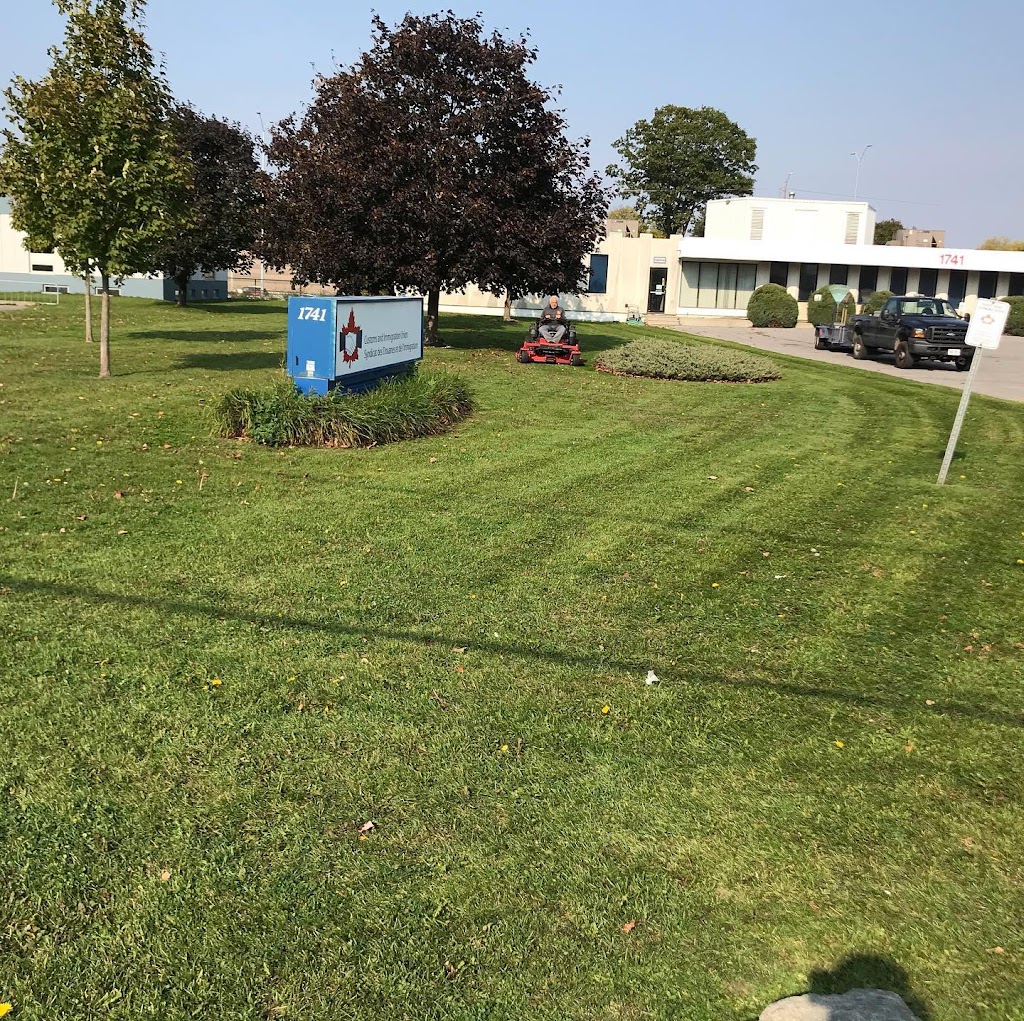 TerraCare Lawn Management | 4535 Southclark Pl Unit A, Gloucester, ON K1T 3V2, Canada | Phone: (613) 791-9980